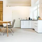 Homebydoni - Kueche I Terrasse I 500 Mbits Wifi I Design Loft Nahe Rmcc & Staatstheater *