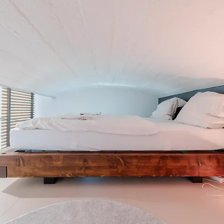 Homebydoni - Kueche I Terrasse I 500 Mbits Wifi I Design Loft Nahe Rmcc & Staatstheater